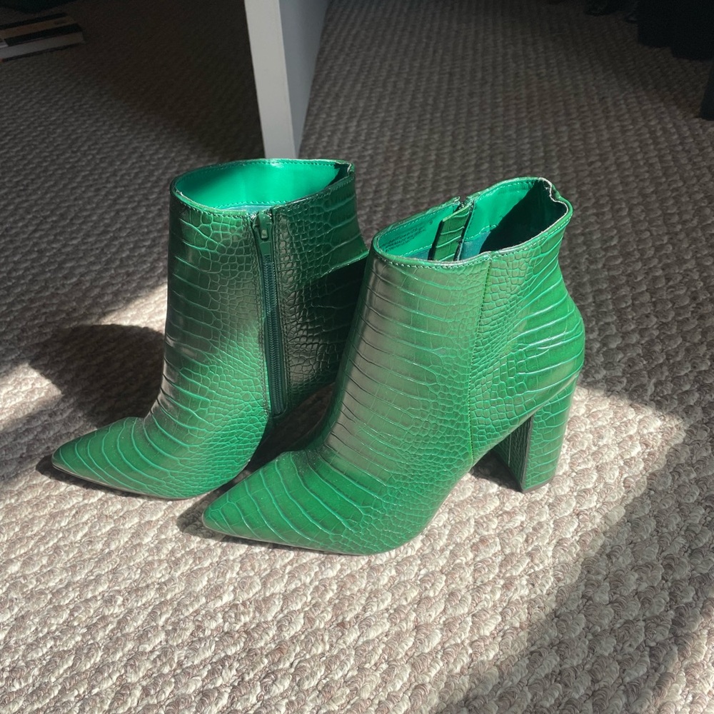 Faux Croc Leather Zip Up Block Booties Green